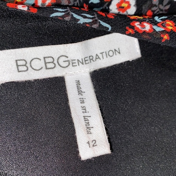 BCBG Generation floral boho top size 12 - Picture 6 of 9
